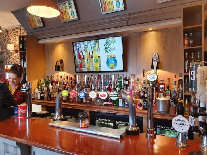The Crown Inn เคนแชม ภายนอก รูปภาพ